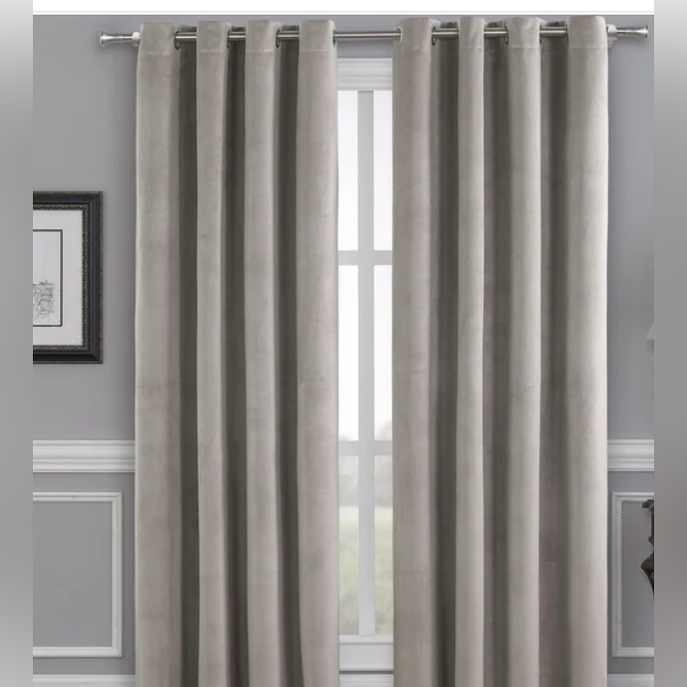 **4-pack **Like New Total Blackout Velvet Window Curtain